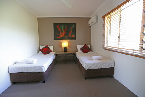 Cairns Beach Resort - Hervey Bay Accommodation 10