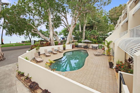 Marlin Waters Beachfront Apartments - Hervey Bay Accommodation 1