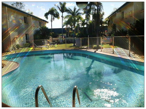 Emerald Meteor Motel - Hervey Bay Accommodation 3