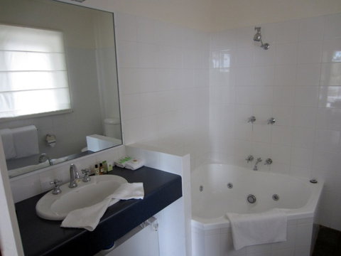 Moore Park Inn - Hervey Bay Accommodation 5