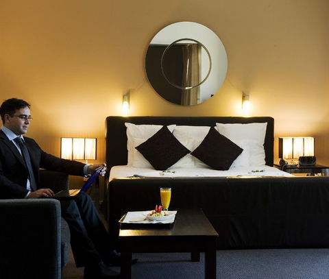 The Clarendon Hotel - Hervey Bay Accommodation 4