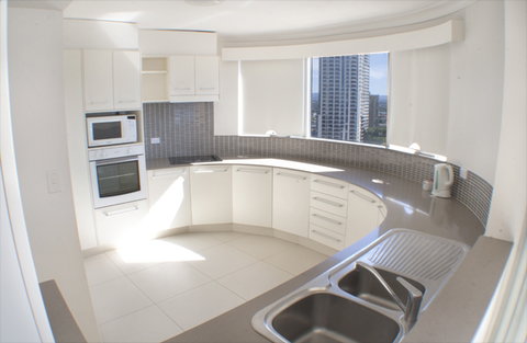 Zenith Apartments - Hervey Bay Accommodation 7