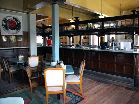 Mile End Hotel - Hervey Bay Accommodation 1