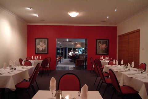 JAMES STREET MOTOR INN - Hervey Bay Accommodation 0