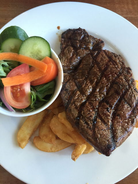 Friendly Inn Hotel - Hervey Bay Accommodation 0