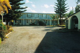 Troubridge Hotel - Hervey Bay Accommodation 0