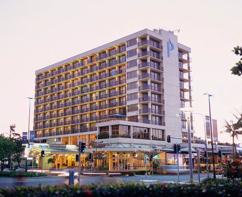 Chifley Pacific Cairns - Hervey Bay Accommodation 0
