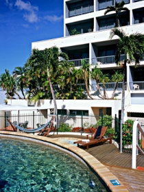 Cairns Sunshine Tower Hotel - Hervey Bay Accommodation 0
