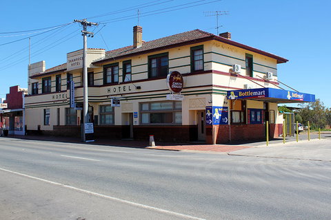 Bullocks Head Tavern - Hervey Bay Accommodation 0