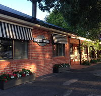 Moyhu Hotel - Hervey Bay Accommodation