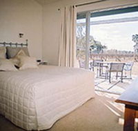 Tinnies At Back Creek Vineyard - Hervey Bay Accommodation