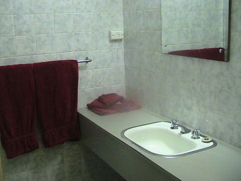 Cobden Roadhouse Motel - Tourism Hervey Bay 1