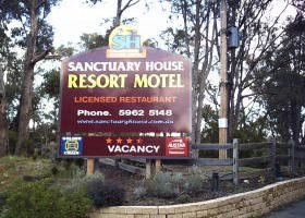 Sanctuary House Resort Motel - Healesville - Hervey Bay Accommodation 1