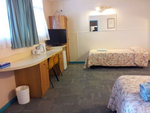 Charlton Motel - Hervey Bay Accommodation 1