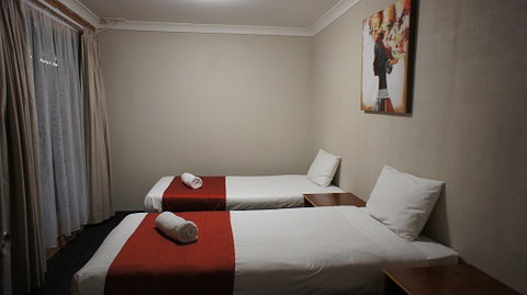 Cleveland Motor Inn - Hervey Bay Accommodation 4