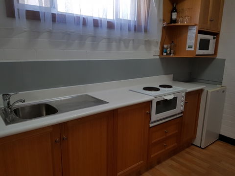 Cousins Motor Inn - Hervey Bay Accommodation 10