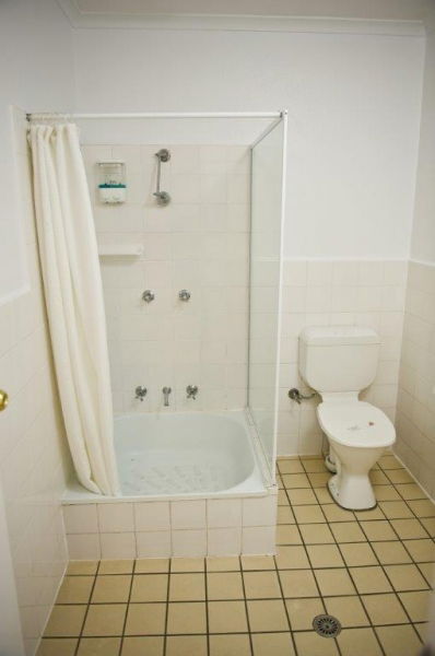 Cousins Motor Inn - Hervey Bay Accommodation 11