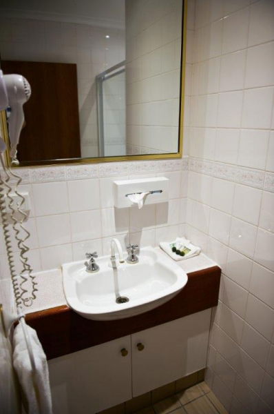 Cousins Motor Inn - Hervey Bay Accommodation 13