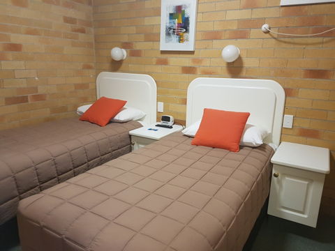 Cousins Motor Inn - Hervey Bay Accommodation 14