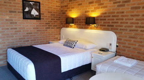 Cousins Motor Inn - Hervey Bay Accommodation 16