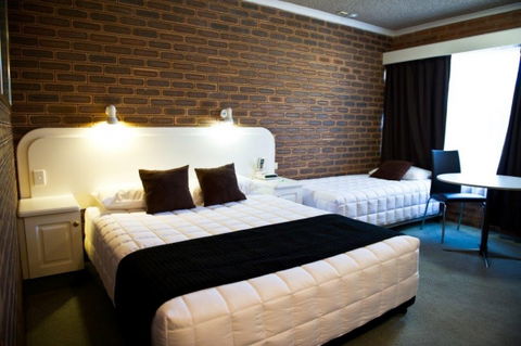 Cousins Motor Inn - Hervey Bay Accommodation 17