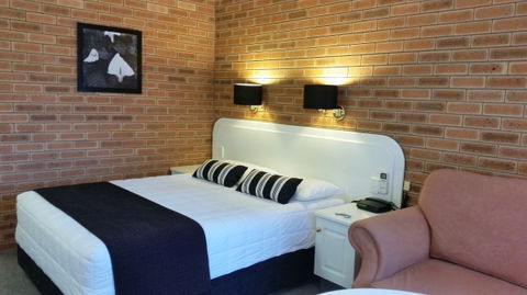 Cousins Motor Inn - Hervey Bay Accommodation 8