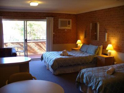 Huskisson Beach Motel - Hervey Bay Accommodation 1