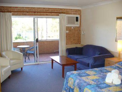 Huskisson Beach Motel - Hervey Bay Accommodation 3