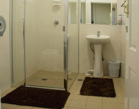 Glebe Village Backpackers - Hervey Bay Accommodation 3
