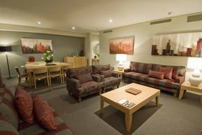 Royal On The Park - Hervey Bay Accommodation 0