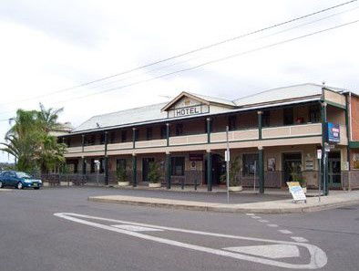 Crown Hotel Motel - Hervey Bay Accommodation 0
