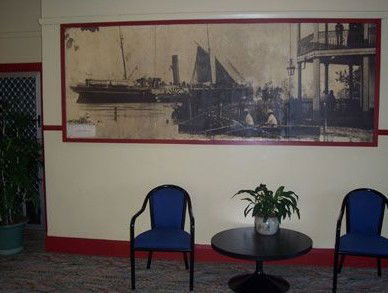 Crown Hotel Motel - Hervey Bay Accommodation 1