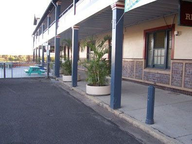 Crown Hotel Motel - Hervey Bay Accommodation 2
