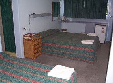 Crown Hotel Motel - Hervey Bay Accommodation 4