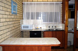 Coastal Comfort Motel - Hervey Bay Accommodation 1