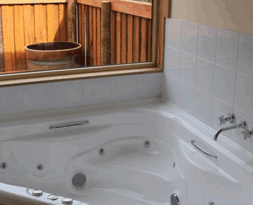 Tullah Lakeside Chalets - Hervey Bay Accommodation 2