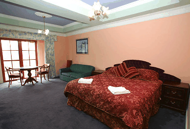 Hatchers Manor - Hervey Bay Accommodation