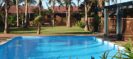 Walkabout Hotel - Hervey Bay Accommodation 0