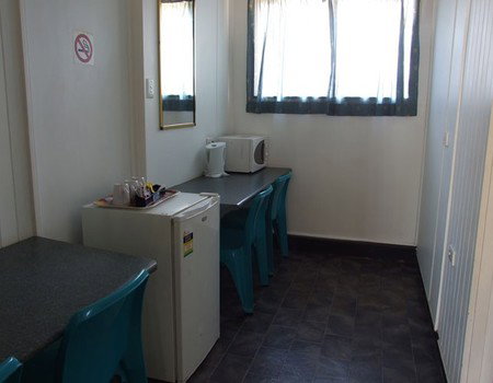 Cool Palms Motel - Hervey Bay Accommodation 0