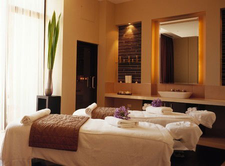 The Mansion Hotel - Hervey Bay Accommodation 0