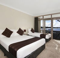 Waters Edge Country Comfort - Hervey Bay Accommodation