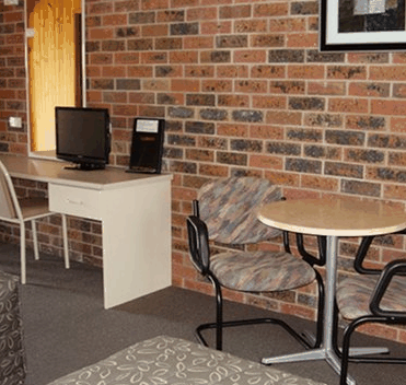 Country Roads Motor Inn