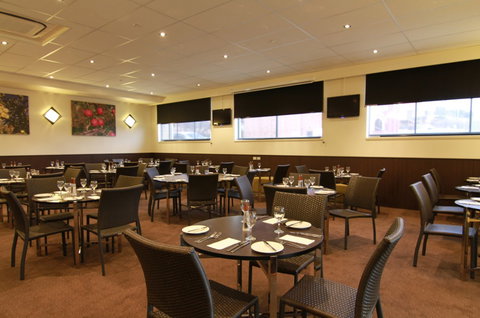 Quality Hotel Gateway Devonport - Hervey Bay Accommodation 5