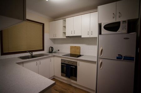 Millies Guesthouse & Serviced Apartments - Hervey Bay Accommodation 1