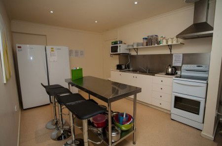 Millies Guesthouse & Serviced Apartments - Hervey Bay Accommodation 3