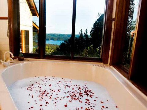 Montville Misty View Cabins - Hervey Bay Accommodation 3