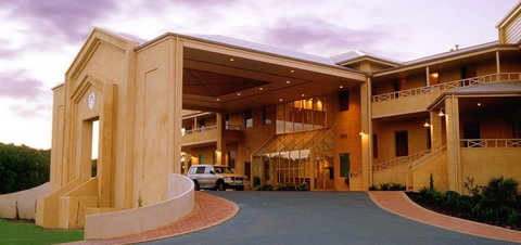 Abbey Beach Resort - Tourism Hervey Bay 3