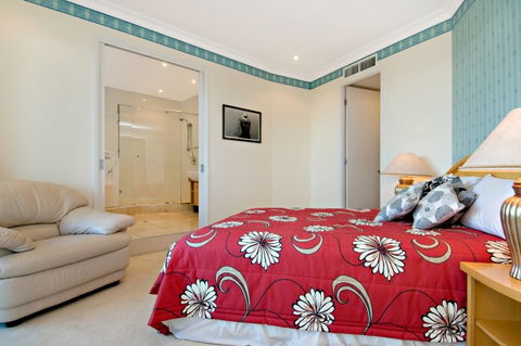 Santorini On Mudjimba - Hervey Bay Accommodation 1