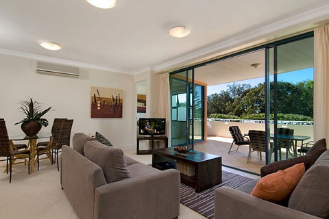 Santorini On Mudjimba - Hervey Bay Accommodation 2