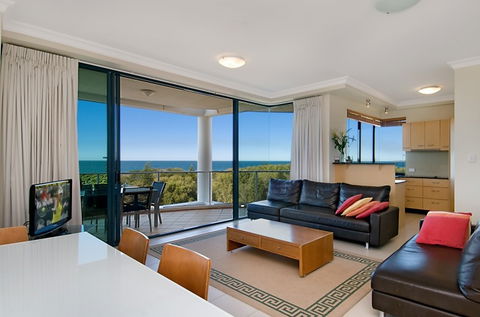 Santorini On Mudjimba - Hervey Bay Accommodation 3